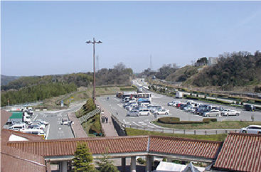 駐車場の心配がいらない